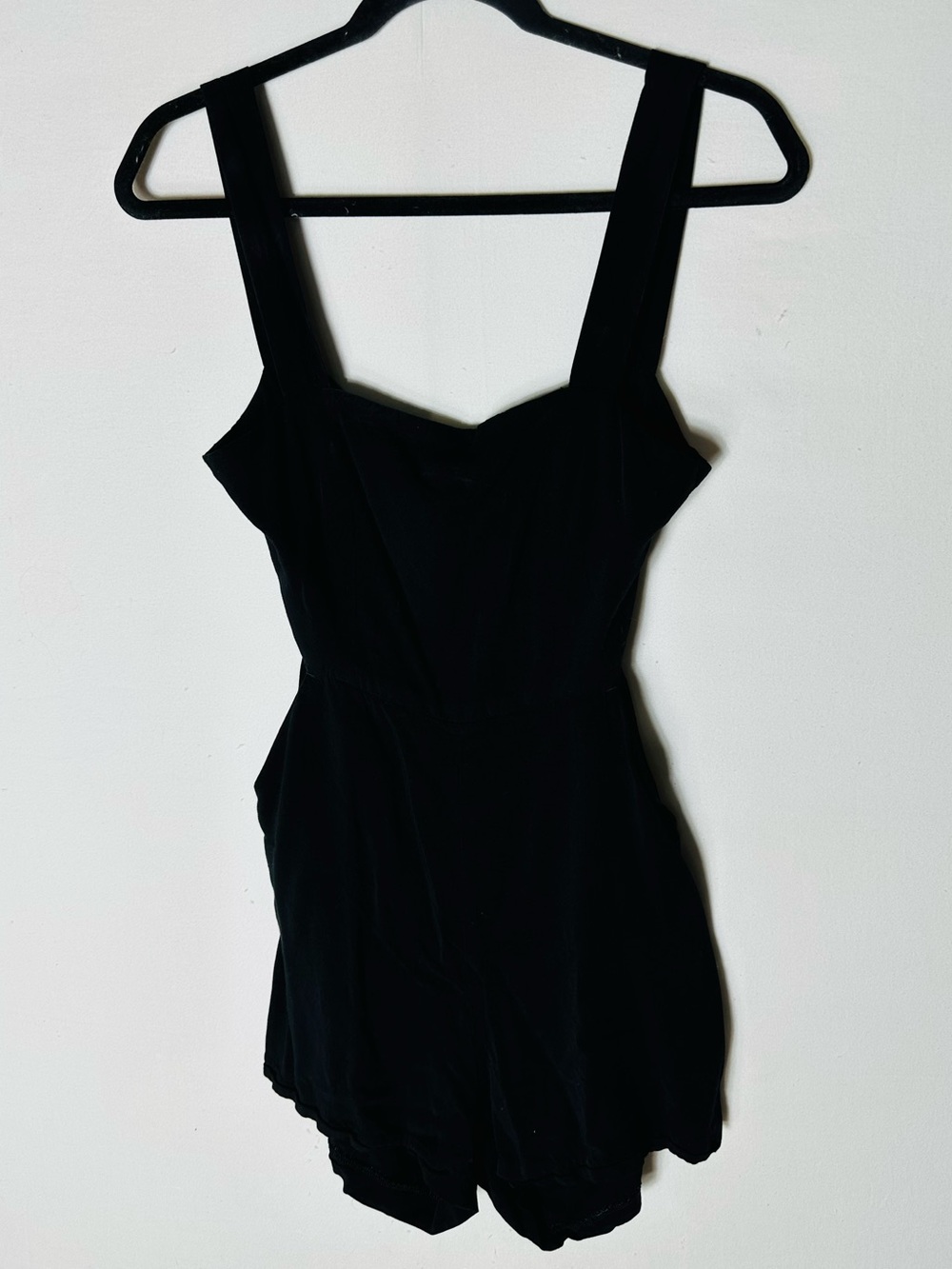 Team LTD Black Open Cutout Back Romper Size S Sweetheart Neckline Boho Basic
